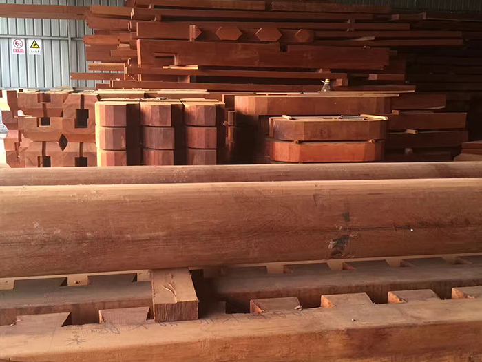 仿古建筑裝修斗拱工藝，傳統技藝與現代科技的融合，展現建筑裝修的力量感